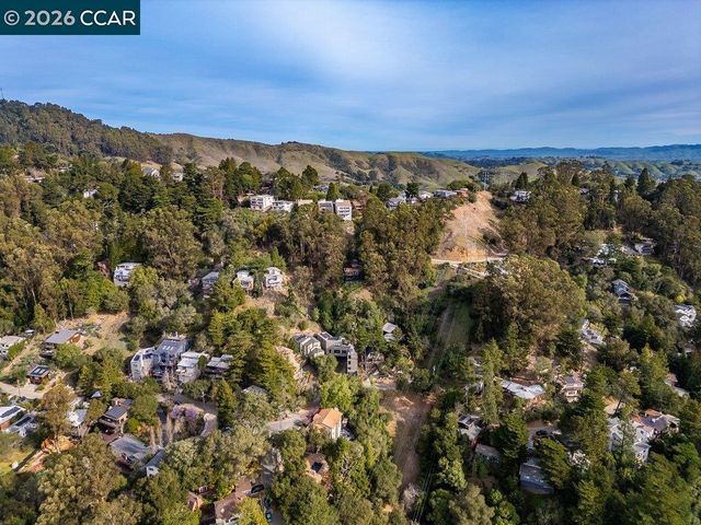 7875 Skyline Blvd, Oakland, CA 94611