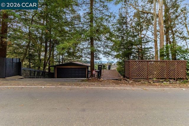 7875 Skyline Blvd, Oakland, CA 94611