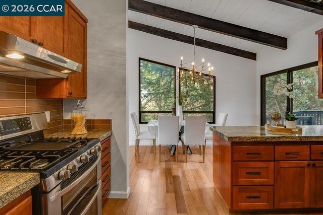 7875 Skyline Blvd, Oakland, CA 94611