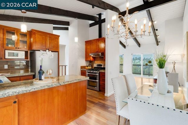 7875 Skyline Blvd, Oakland, CA 94611