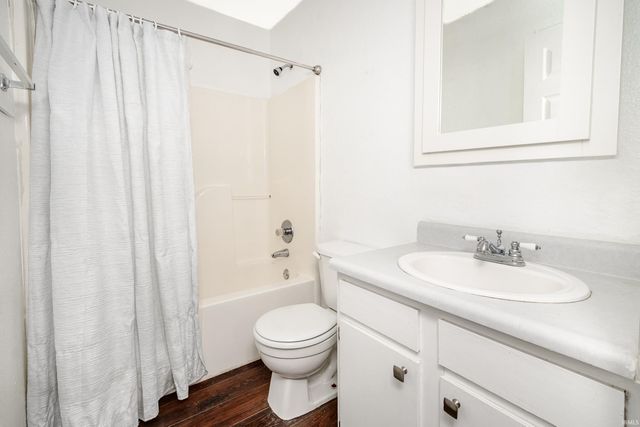 1529 W Edinburgh Bend, Bloomington, IN 47403