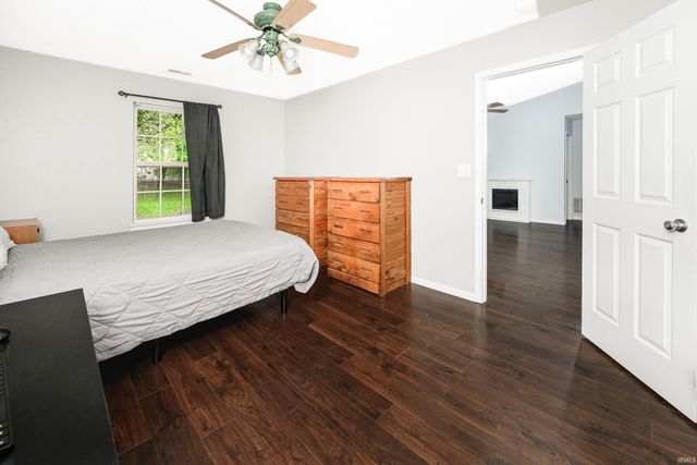 1529 W Edinburgh Bend, Bloomington, IN 47403