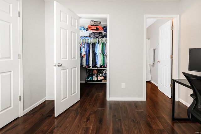 1529 W Edinburgh Bend, Bloomington, IN 47403