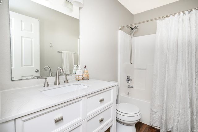 1529 W Edinburgh Bend, Bloomington, IN 47403