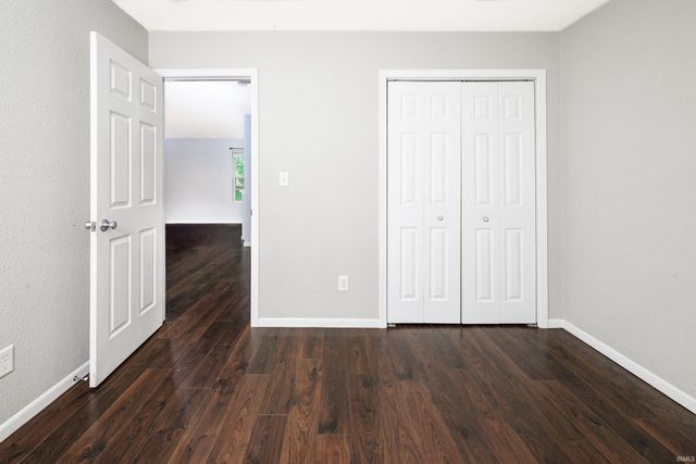 1529 W Edinburgh Bend, Bloomington, IN 47403