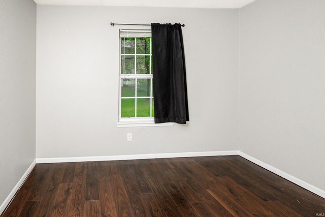 1529 W Edinburgh Bend, Bloomington, IN 47403