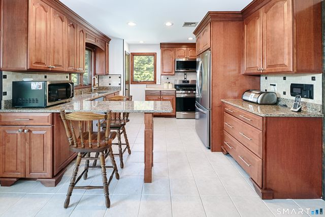 644 Melville Avenue, Fairfield, CT 06825