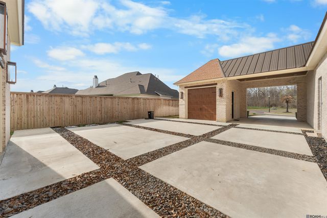 11438 River Reid Crossing, Geismar, LA 70734