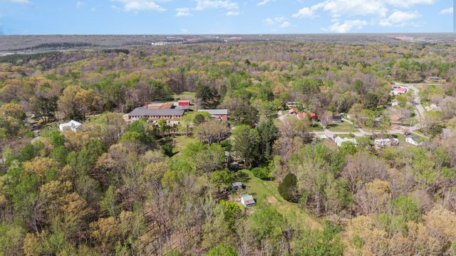 1029 Cumberland Heights Rd, Clarksville, TN 37040