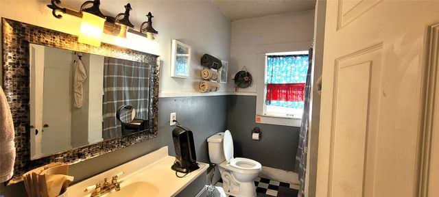 3637 Travis Avenue, Fort Worth, TX 76110