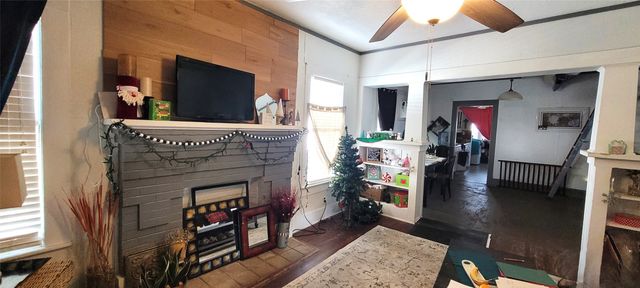 3637 Travis Avenue, Fort Worth, TX 76110