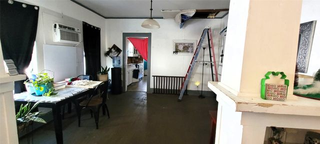 3637 Travis Avenue, Fort Worth, TX 76110