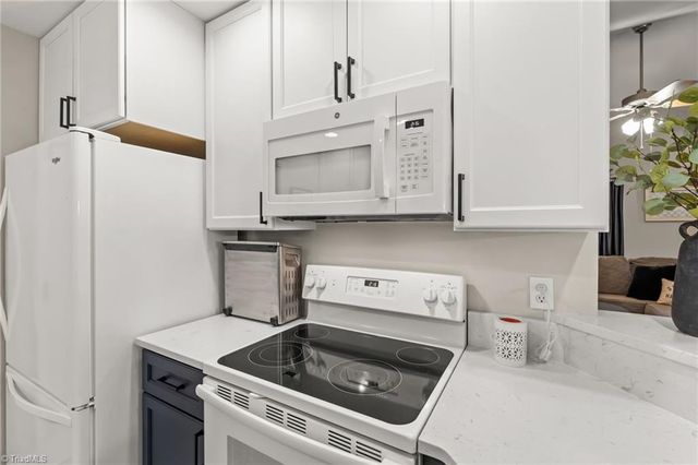 124 Pipsisewa Lane, Stokesdale, NC 27357
