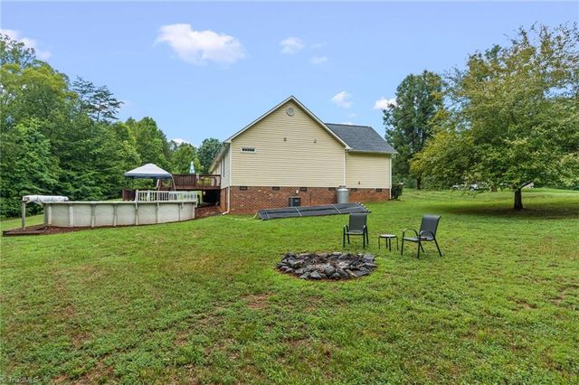 124 Pipsisewa Lane, Stokesdale, NC 27357