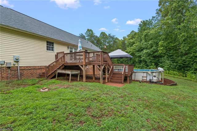 124 Pipsisewa Lane, Stokesdale, NC 27357