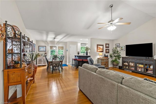 124 Pipsisewa Lane, Stokesdale, NC 27357