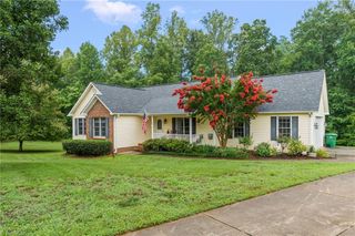 124 Pipsisewa Lane, Stokesdale, NC 27357