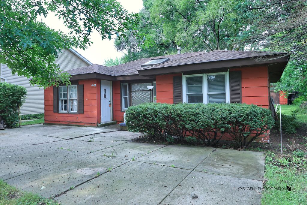 1924 Bethesda Boulevard, Zion, IL 60099