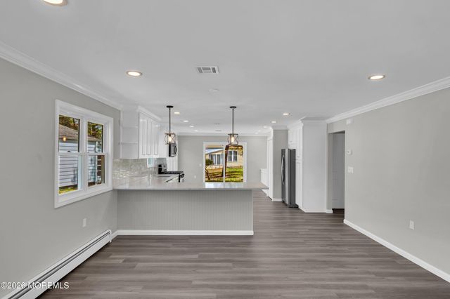 47 Normanton Court, Toms River, NJ 08757