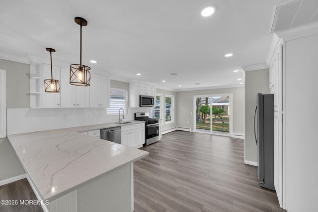 47 Normanton Court, Toms River, NJ 08757