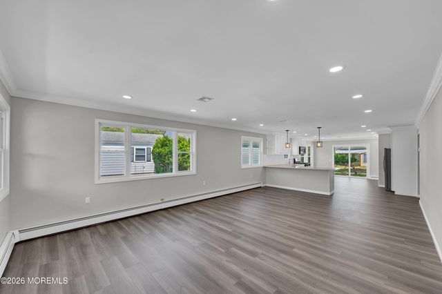 47 Normanton Court, Toms River, NJ 08757