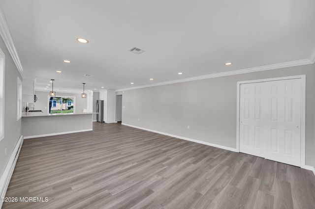 47 Normanton Court, Toms River, NJ 08757