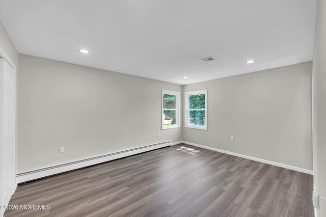 47 Normanton Court, Toms River, NJ 08757