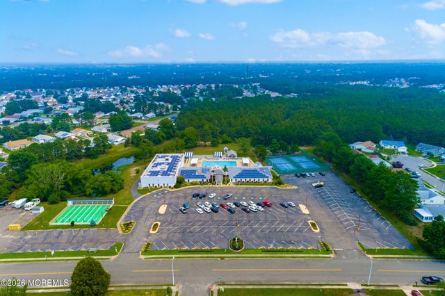 47 Normanton Court, Toms River, NJ 08757