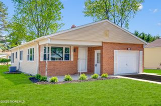 47 Normanton Court, Toms River, NJ 08757