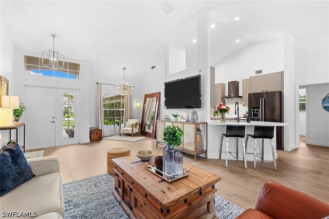 6778 Buckingham CT, Naples, FL 34104