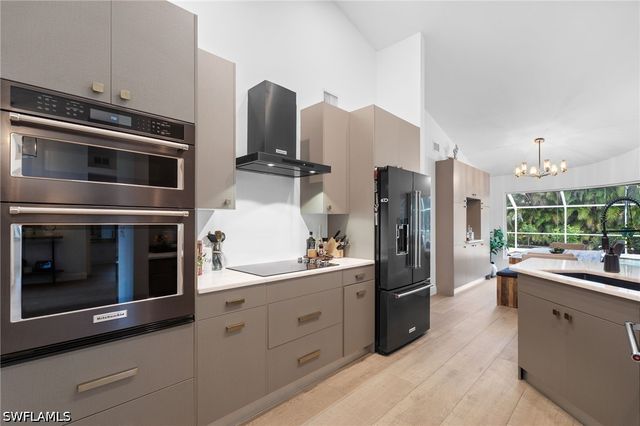 6778 Buckingham CT, Naples, FL 34104