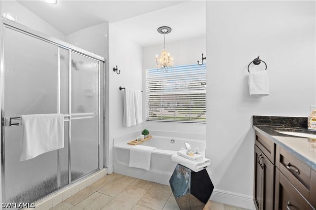 6778 Buckingham CT, Naples, FL 34104