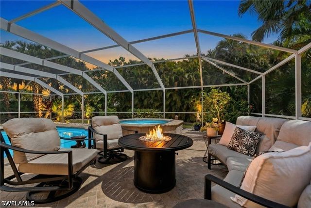 6778 Buckingham CT, Naples, FL 34104