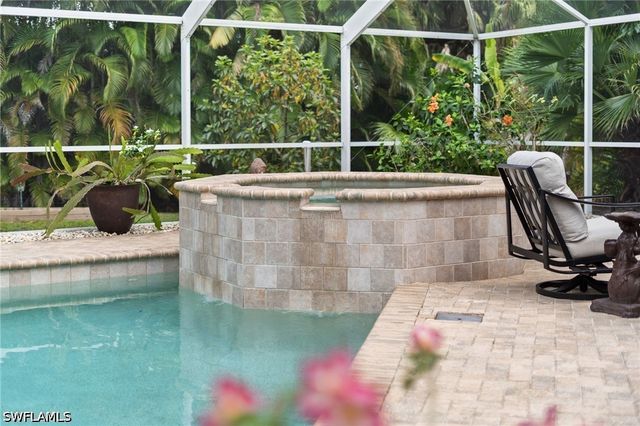 6778 Buckingham CT, Naples, FL 34104