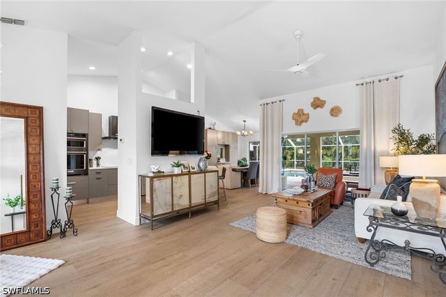 6778 Buckingham CT, Naples, FL 34104