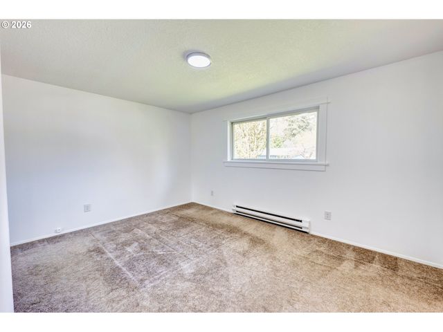 8216 Sw STEVE St, Tigard, OR 97223