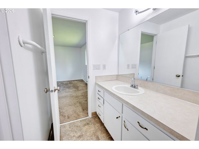 8216 Sw STEVE St, Tigard, OR 97223