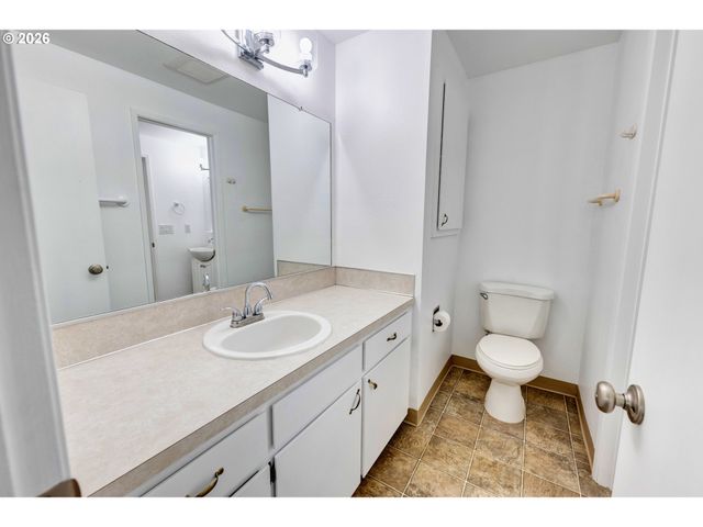 8216 Sw STEVE St, Tigard, OR 97223