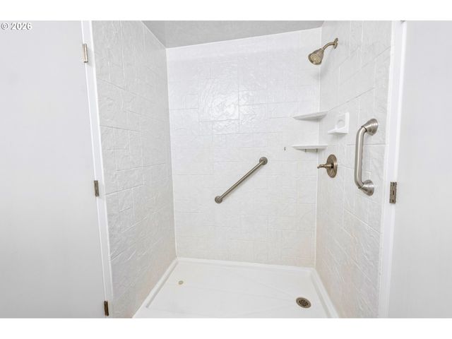 8216 Sw STEVE St, Tigard, OR 97223