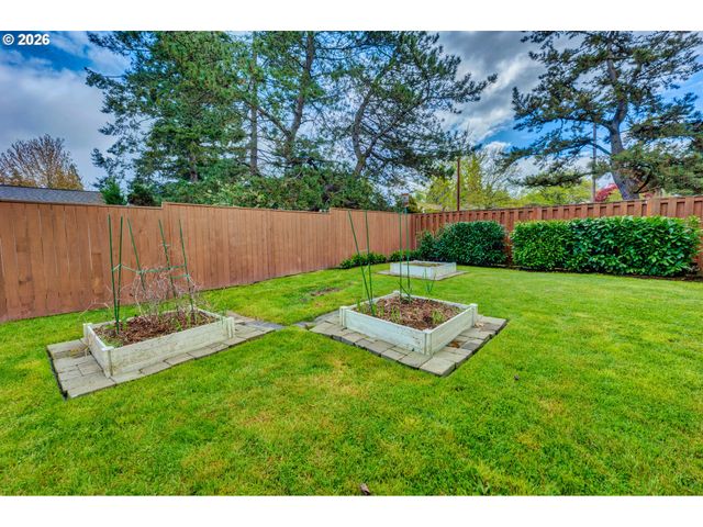 8216 Sw STEVE St, Tigard, OR 97223