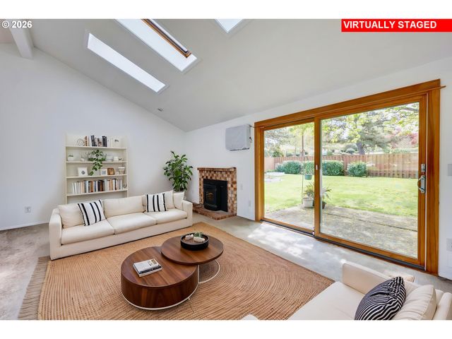 8216 Sw STEVE St, Tigard, OR 97223