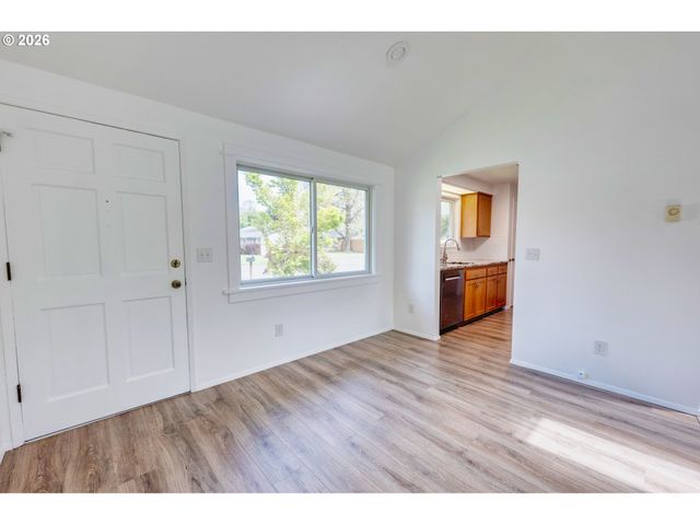 8216 Sw STEVE St, Tigard, OR 97223