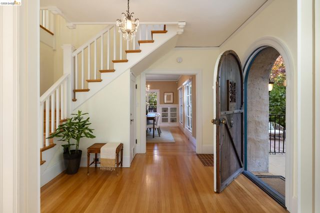 84 Norwood Ave, Kensington, CA 94707
