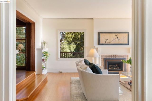 84 Norwood Ave, Kensington, CA 94707