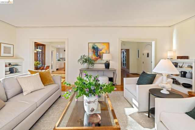 84 Norwood Ave, Kensington, CA 94707