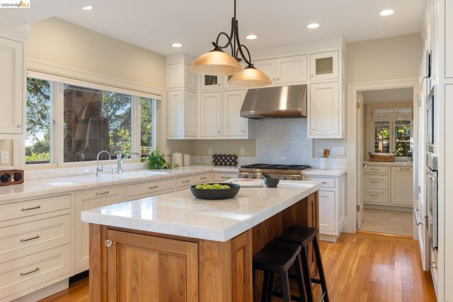 84 Norwood Ave, Kensington, CA 94707