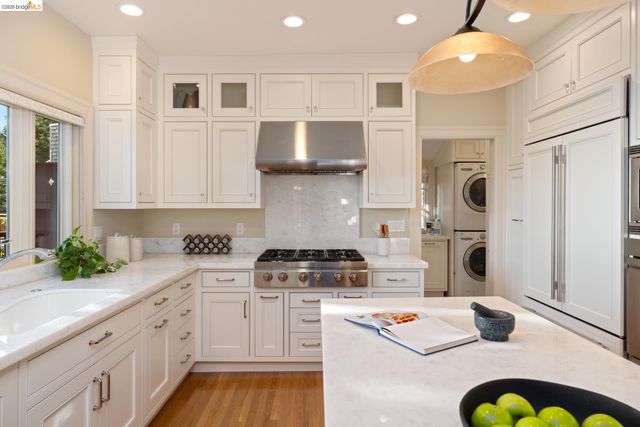 84 Norwood Ave, Kensington, CA 94707