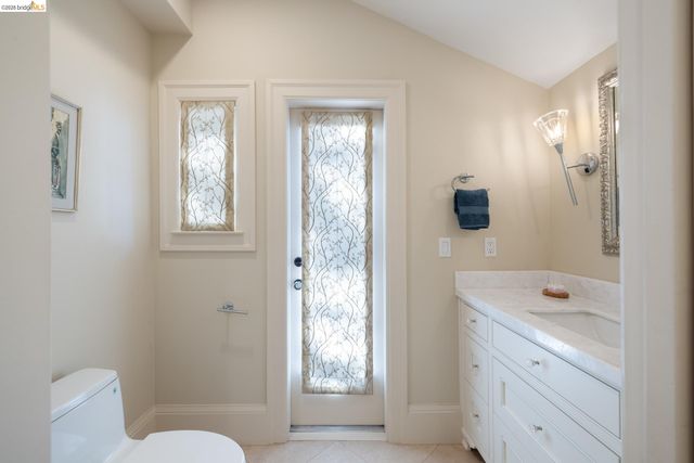 84 Norwood Ave, Kensington, CA 94707