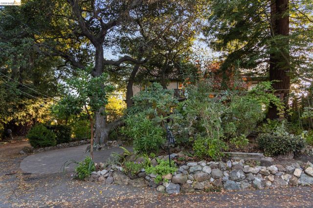 84 Norwood Ave, Kensington, CA 94707