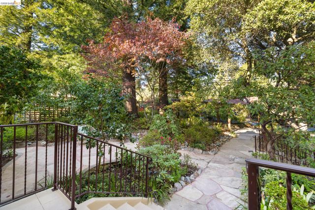 84 Norwood Ave, Kensington, CA 94707